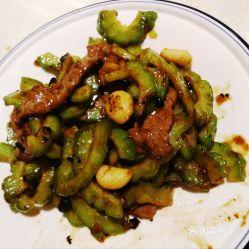 吃蒜凉瓜炒牛肉好吗视频,夏日清爽美味佳肴