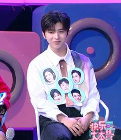 憋笑挑战赛视频吃瓜